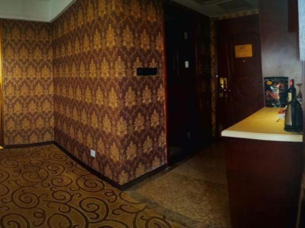 ロイヤル デューク チェラバ ホテル ツォンシャン 中山市 エクステリア 写真